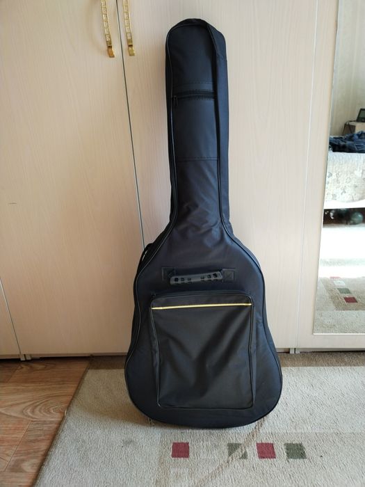 Продам акустическую гитару