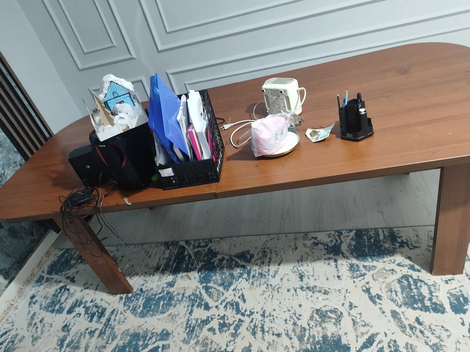 Продам стол гостиной