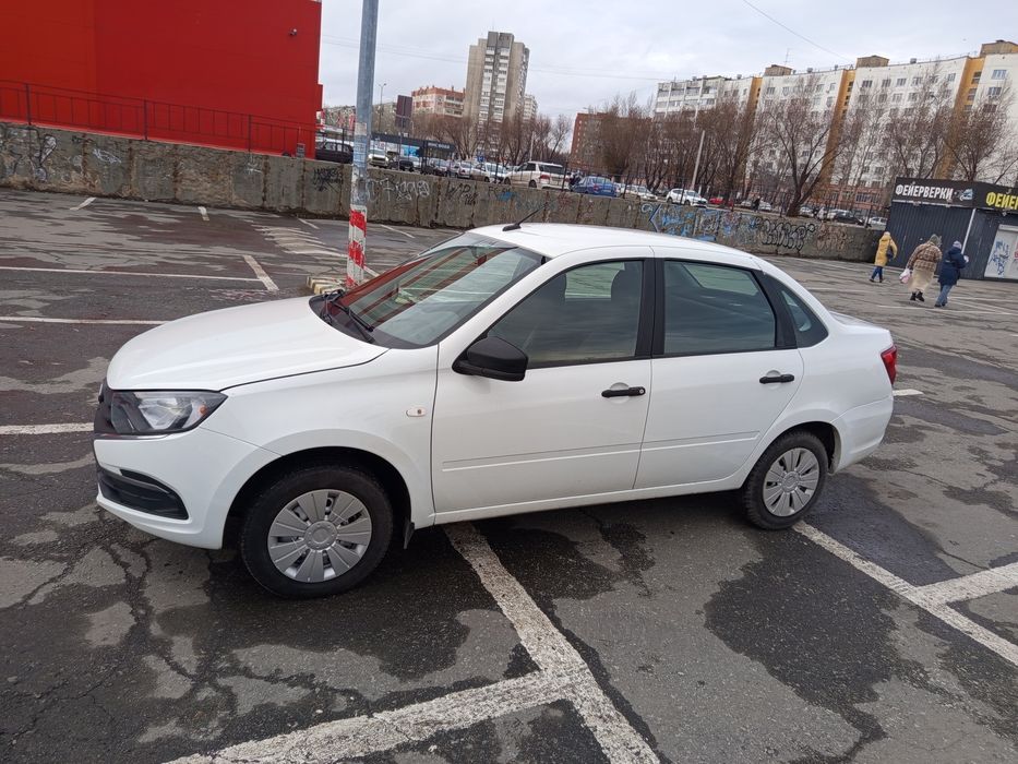 Лада гранта седан продам
