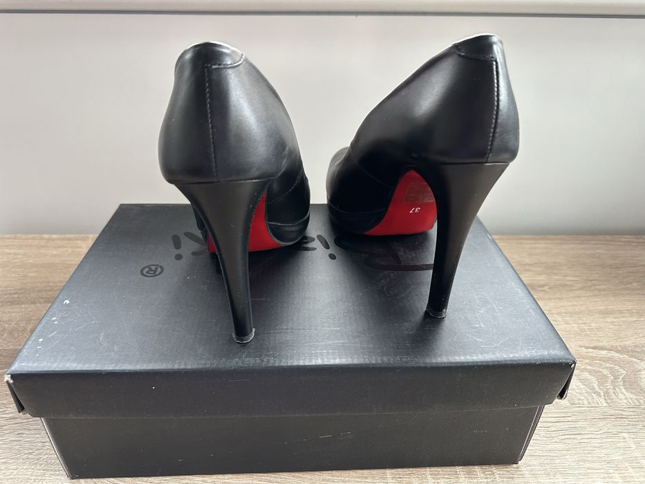 Черни обувки от естествена кожа на висок ток