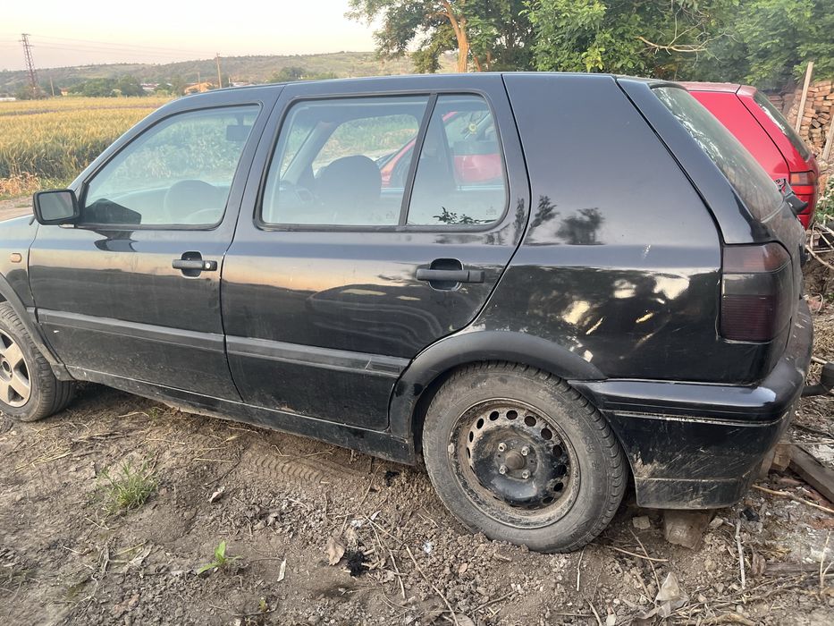 Продавам голф 3 на части