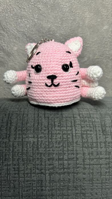 Брелок, вязаный