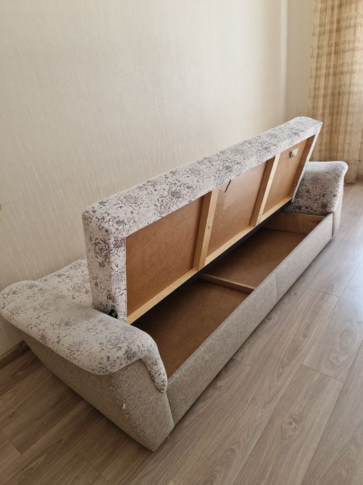 Отдам даром, диван, стулья и кровать