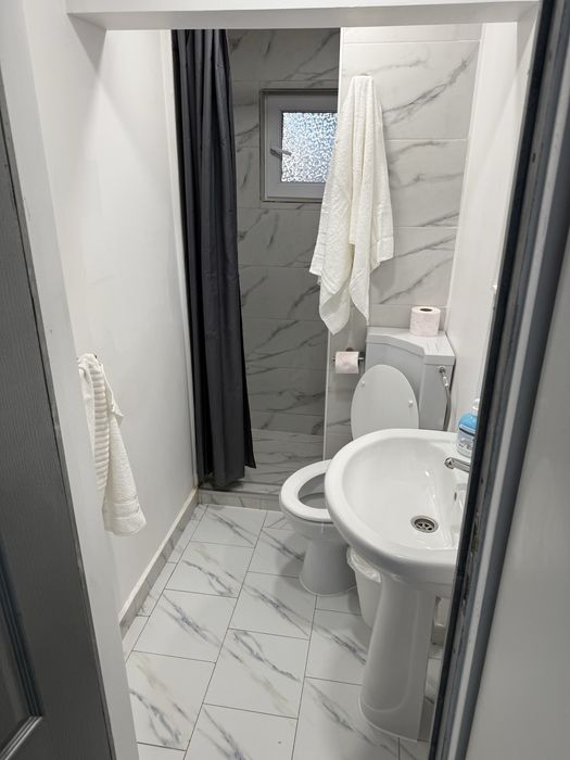 Cazare la Casa eforie sud la 100 m de mare .