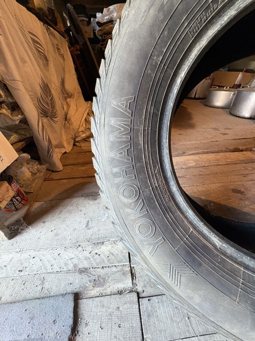 Yokohama Ice Guard Stud  285/60R18