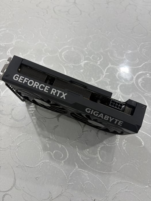 Продам видеокарту Gigabyte GeForce RTX 4060 Ti Windforce OC 8GB.