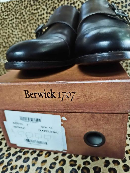Испански ъжки обувки Berwick 1707,като нови.Номер 45