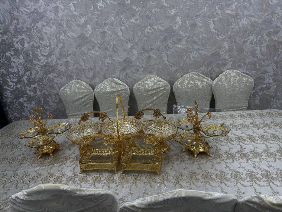 Stol stullar va posudalar sotiladi