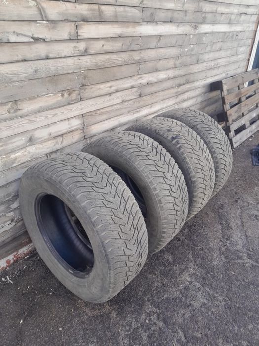 Продам шины б у в хорошем состоянии.