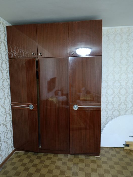 Шифоньер советский отдам бесплатно