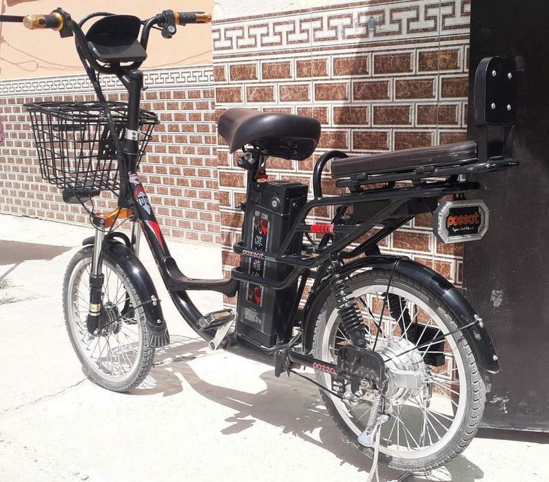 VELOSKUTER: POSSAT. Black. Holati yaxshi