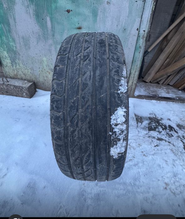 Продам шины в комплекте на Веста