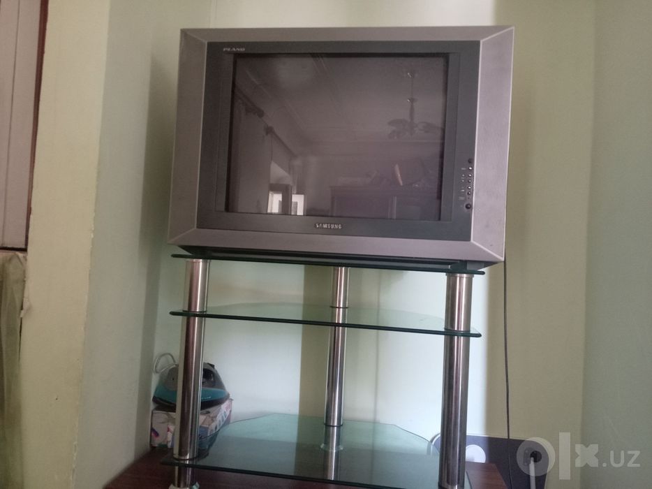 Televisor padstavkasi bn