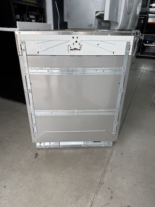 Съдомиялна машина за вграждане MIELE 60см