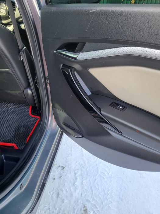 Лада Веста Кросс