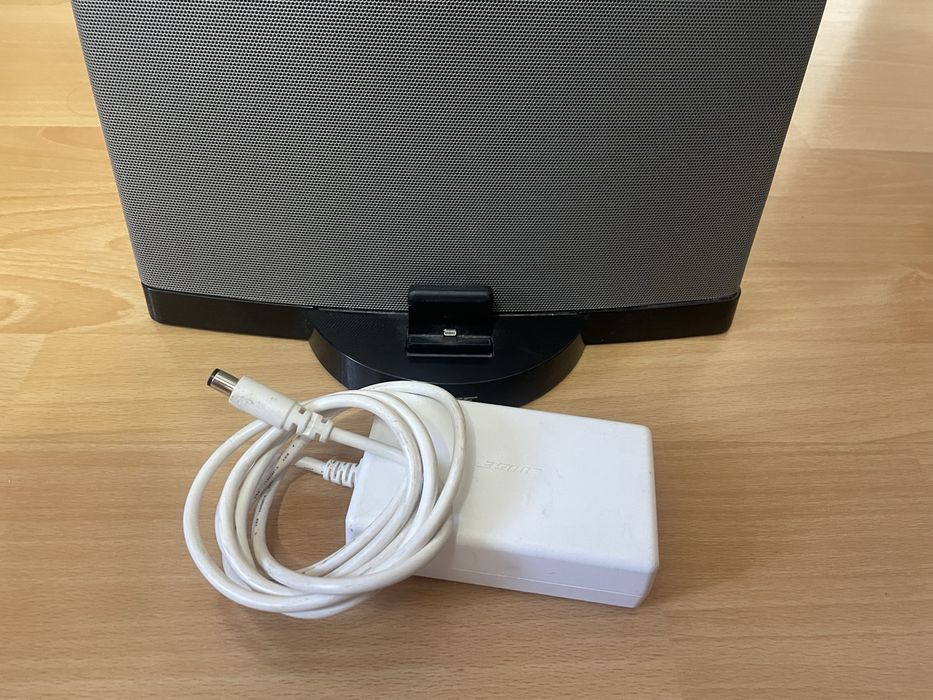Boxa Bose SoundDock III incarcator Bose , sunet clar,stare functionare