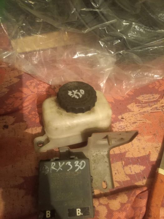 Оригинальные запчасти на lexus RX330 б/у