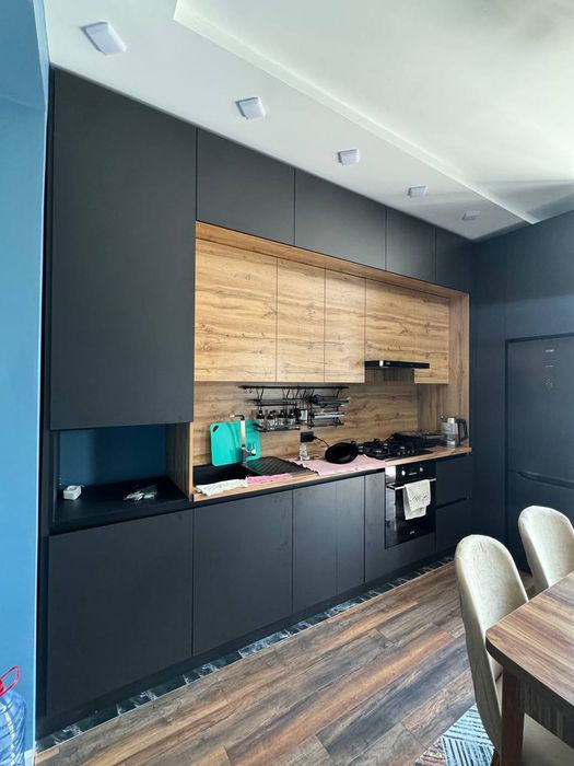 Oshxona mebellari. Zamonaviy uslubdagi mebellar to'plami.