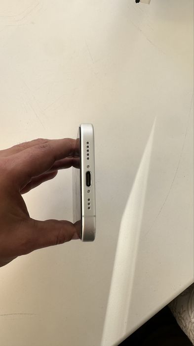 iphone 16   Оте жаксы жагдайда