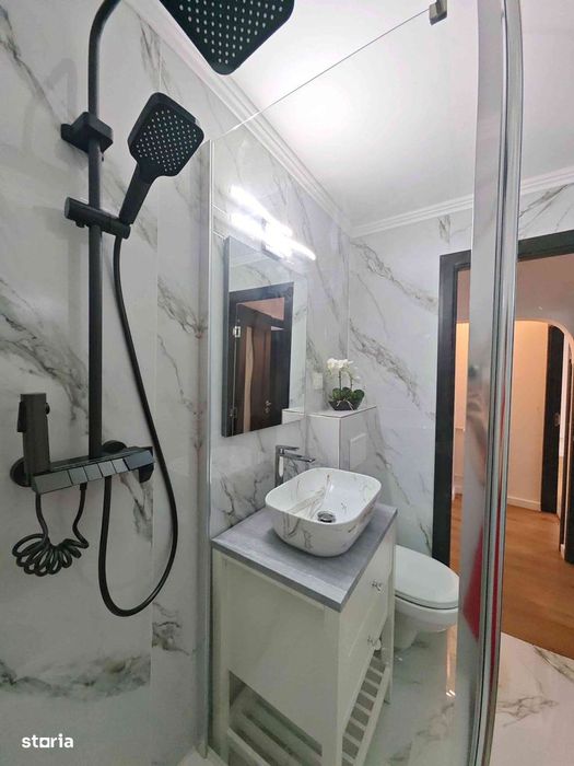 Decebal - Apartament 4 camere / Renovat complet/ Decomandat