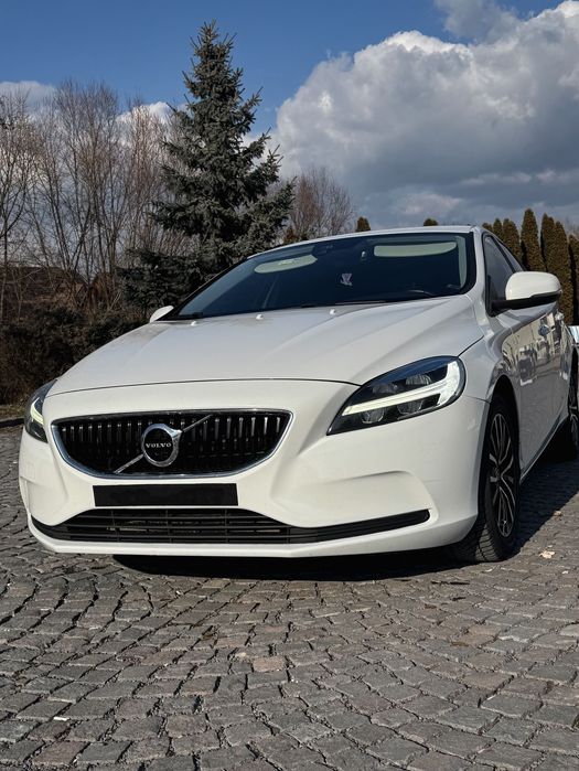 Volvo momentum V40