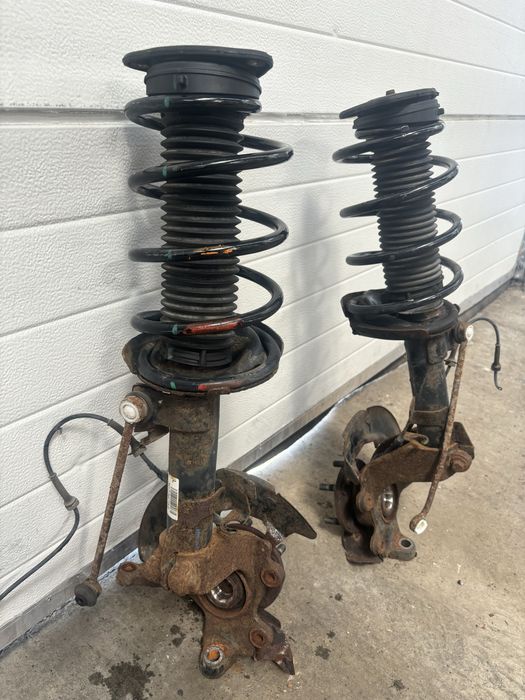 fuzeta amortizor arc volvo S40 an 2006 motor 1.6tdci