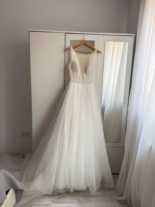 Rochie de mireasă nouă, nepurtată mărimea M predare în București
