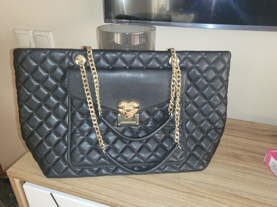 Чанта Moschino 220 лв