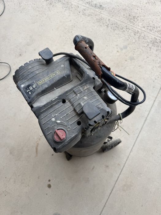 Compresor Black & Decker NKDV404BND312, 50L, 10 bar, defect