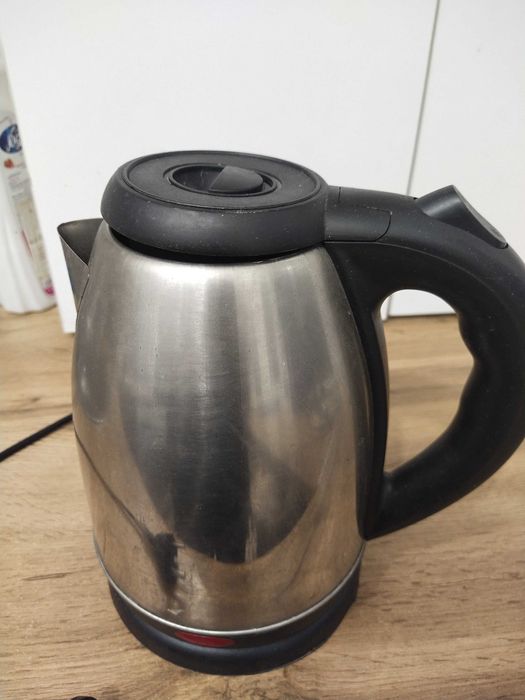Electric kettle working