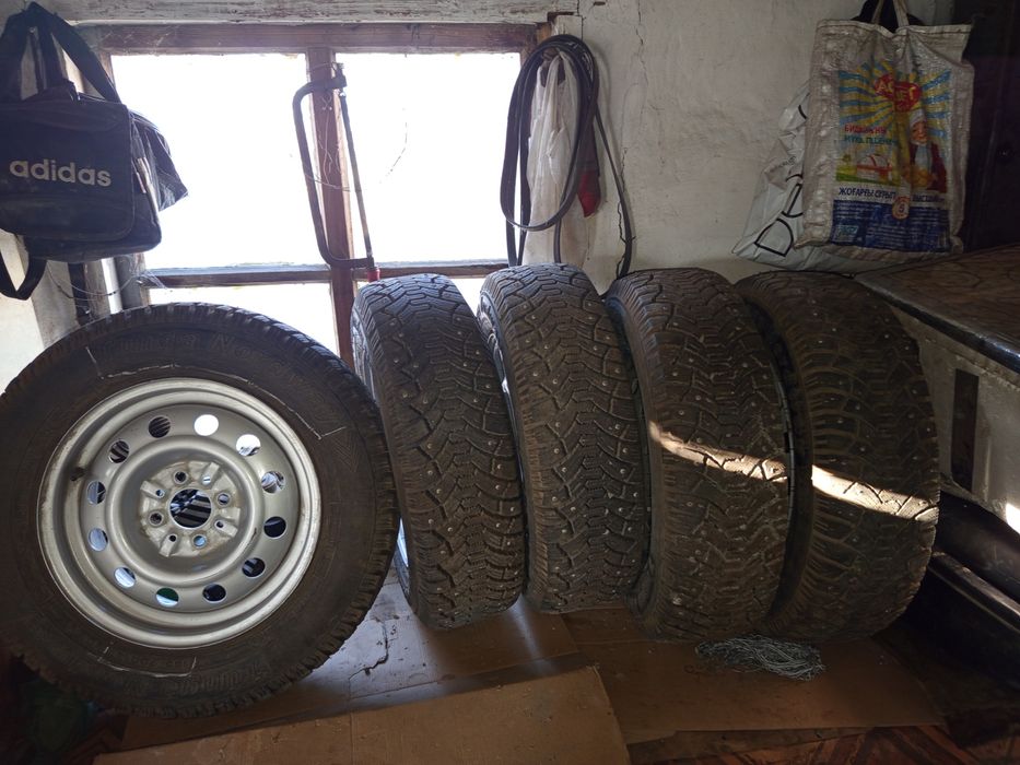 Зимние шины шипованые