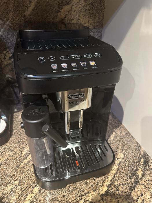 Кафеавтомат DELONGHI magnifica