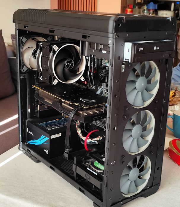 CUSTOM Настолен компютър