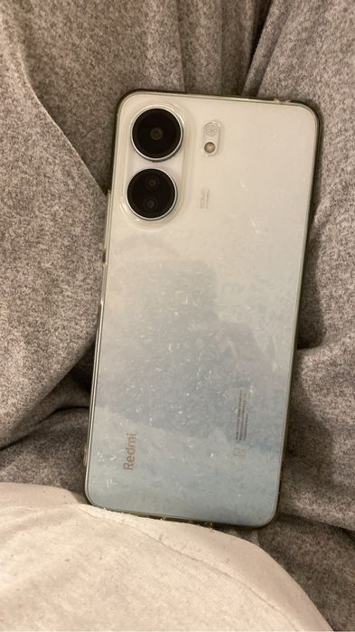 Срочно продаю редми 13 с 256 гб