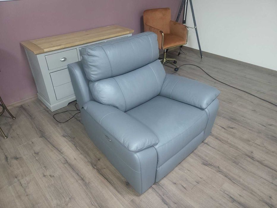 Сив кожен фотьойл с електрически релаксиращ механизъм