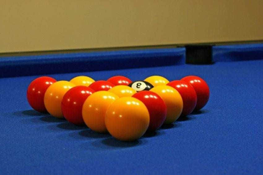 colturi din cauciuc 6 / set bile biliard / postav biliard / tacuri