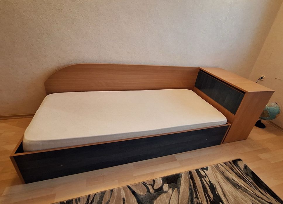 Единично легло с матрак,подматрачна рамка и ракла