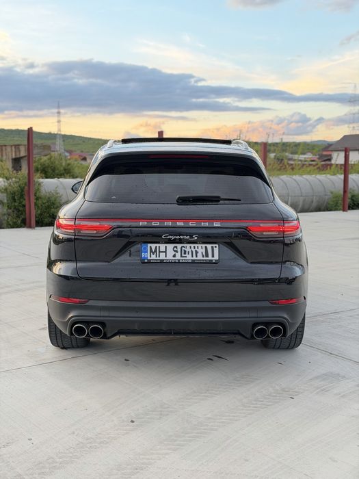 PORSCHE Cayenne 2018