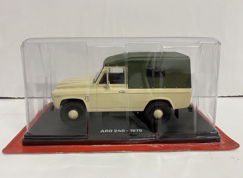 ARO 240 an 1978 Macheta auto  scara 1:24 (16 cm)  Hachette