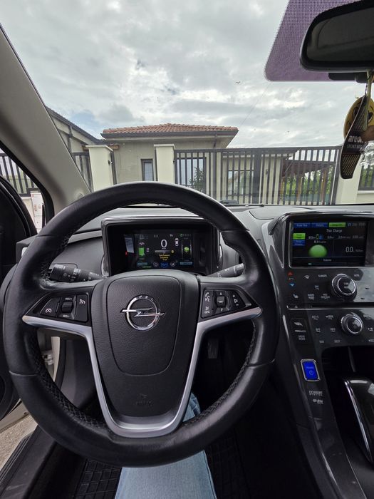 Opel Ampera 2012