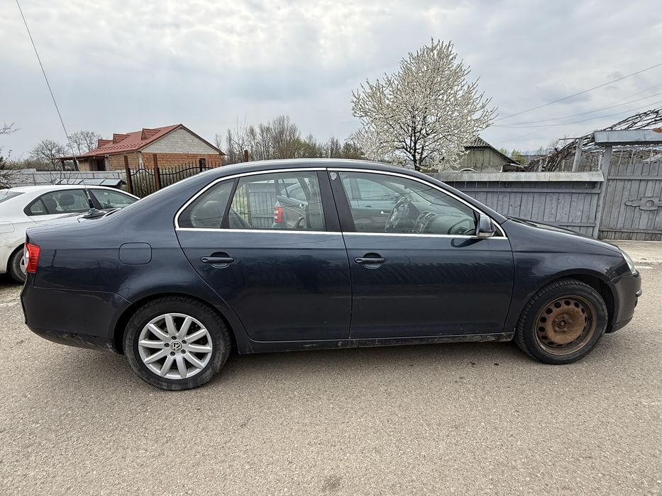 VW Jetta 2010 2.0 TDI