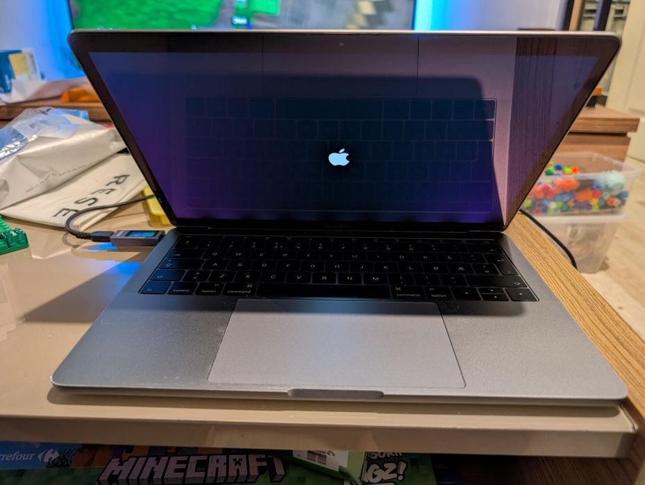 Macbook a1708 2016 display defect