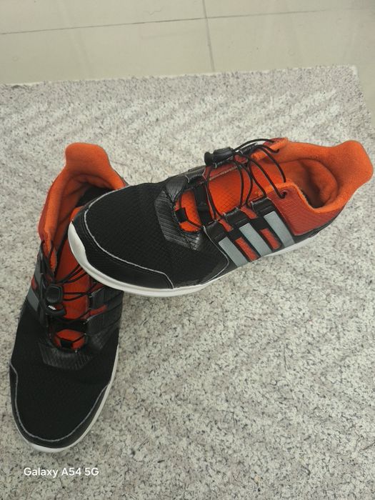 Adidasi măsura 40 . Running