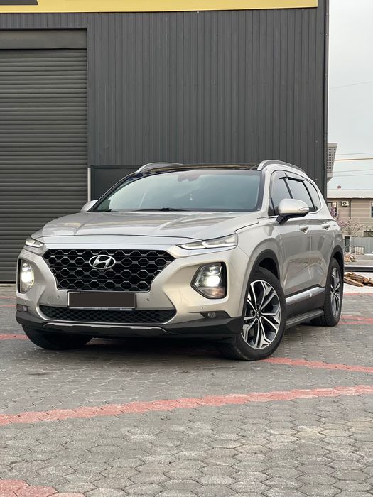 Hyundai Santa Fee 2.5L full pozitsya avtomobil sotiladi !