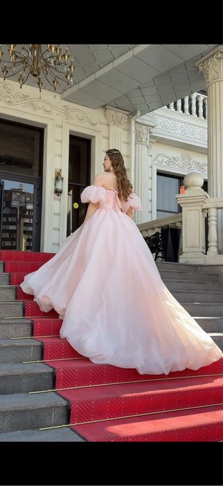 Шикарные бальные платья