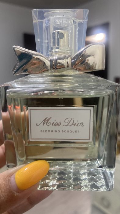 Парфюми пръскани няколко пъти