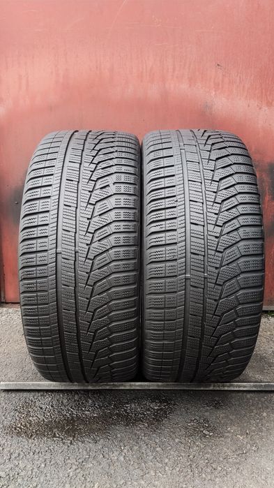 2бр. зимни гуми 235/40/19 Hankook 
dot2023