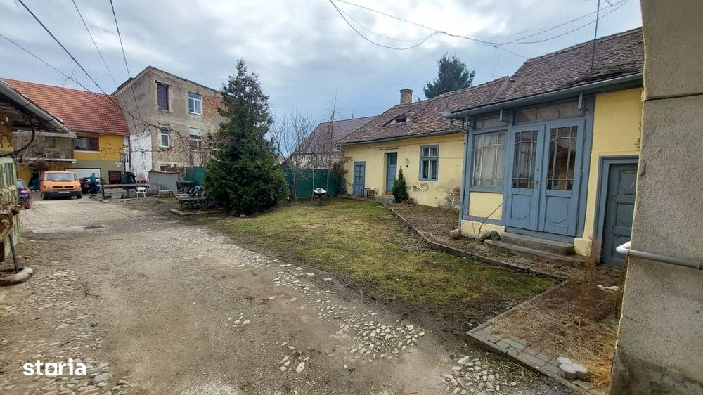 Apartament 5 camere la casa zona ultracentrala in Cisnadie