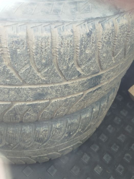 Шины шипованые б/у