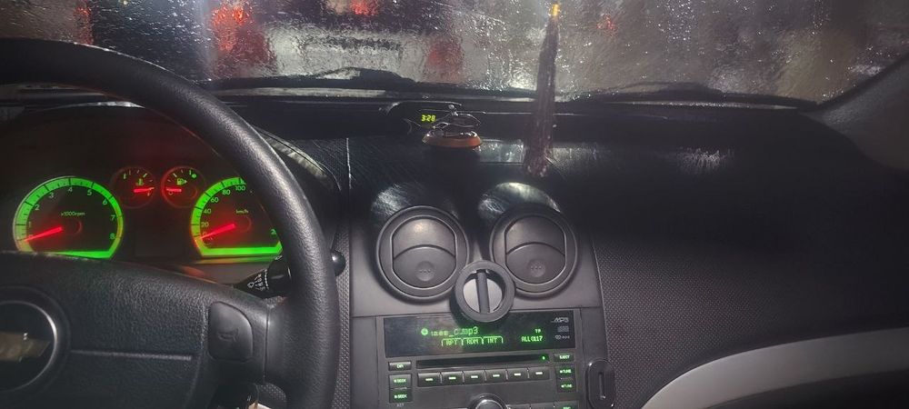 Neksiya 3 2chi pozitsiya srochna sotiladi